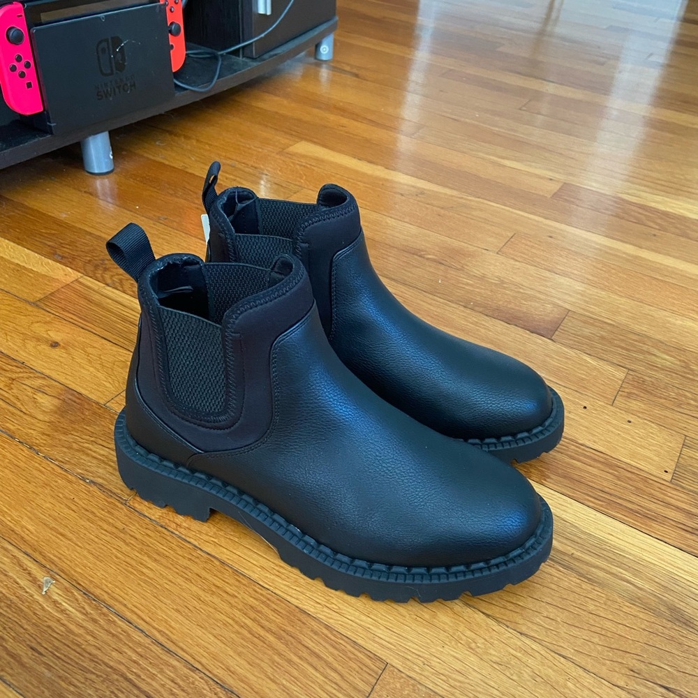 Uniqlo side gore boots